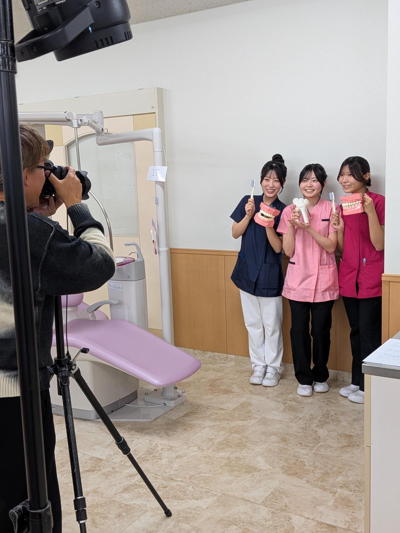 パンフレット用に撮影した学生のポートレート